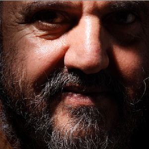 Bilder Silvered Water, Syria Self-Portrait