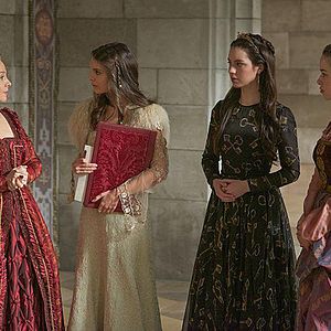 Bilder Caitlin Stasey