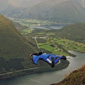 Bilder Attention: A Life in Extremes