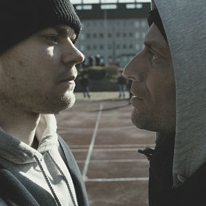 Bilder R - Gnadenlos hinter Gittern