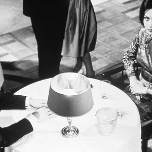 Bilder Der Teufel mit der weißen Weste