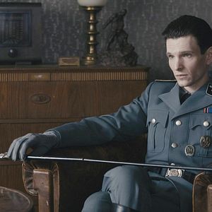 Bilder Nackt unter Wölfen