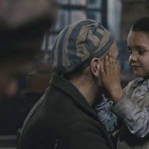 Bilder Nackt unter Wölfen