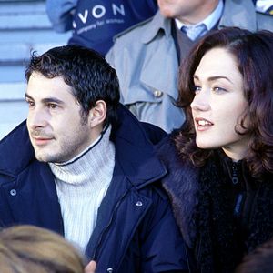 Bilder Un bébé noir dans un couffin blanc