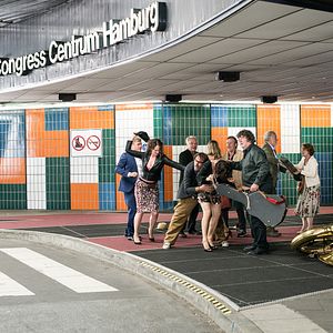 Bilder Täterätää! Die Kirche bleibt im Dorf 2