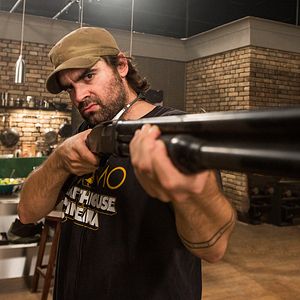 Bilder Everly - Die Waffen einer Frau