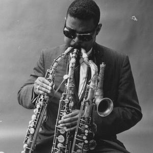 Bilder The Case of The Three Sided Dream