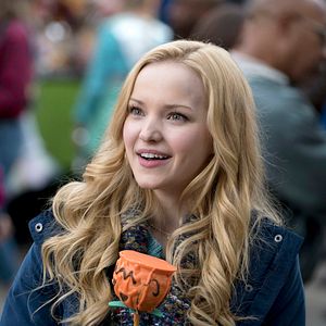 Bilder Dove Cameron