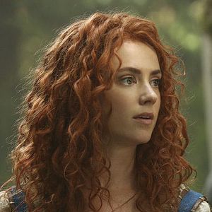 Bilder Amy Manson