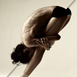 Bilder Flesh and Bone