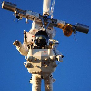 Bilder 14 Minutes from Earth