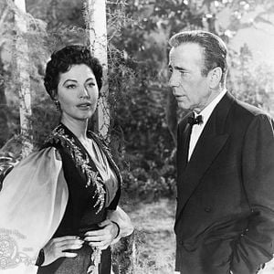 Bilder Die barfüßige Gräfin