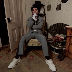 Bilder Alice - The Darker Side of the Mirror