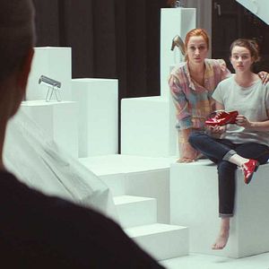 Bilder Julie und die roten Schuhe