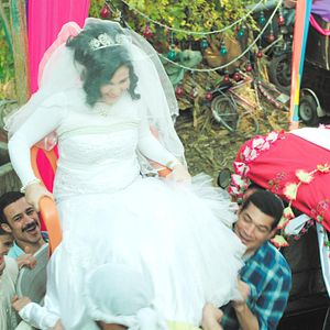 Bilder Brooks, Meadows and Lovely Faces