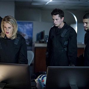 Bilder Emily Bett Rickards