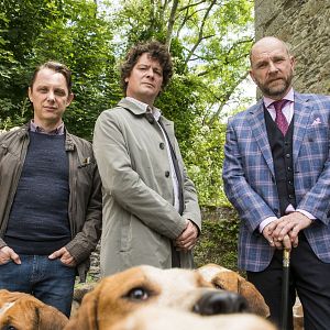 Bilder Inspektor Jury spielt Katz und Maus