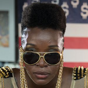 Bilder Folake Olowofoyeku