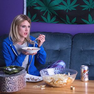 Bilder Babyalarm - Kleine Lüge, großer Bauch