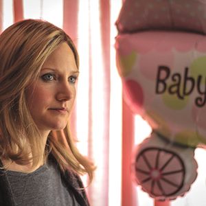 Bilder Babyalarm - Kleine Lüge, großer Bauch