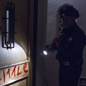 Bilder Wolves At The Door