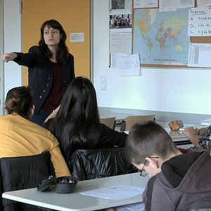 Bilder Zwischen den Stühlen