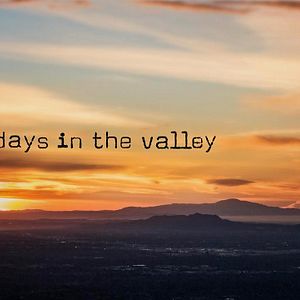 Bilder Ten Days In The Valley