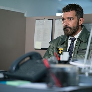 Bilder Security - It's Going To Be A Long Night