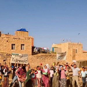 Bilder Ay Lav Yu Tuu