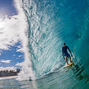 Bilder Shorebreak - Die perfekte Welle. Clark Little - Wellenfotograf