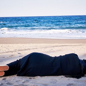 Bilder On The Beach At Night Alone