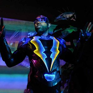 Bilder Black Lightning
