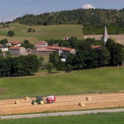 Bilder Un Village dans le vent