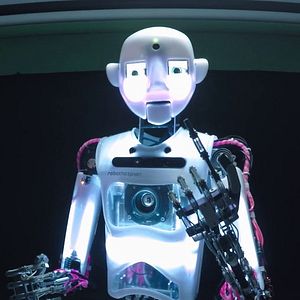 Bilder More Human Than Human