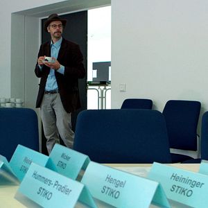 Bilder Eingeimpft - Familie mit Nebenwirkungen