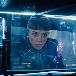 Bilder Hannah John-Kamen