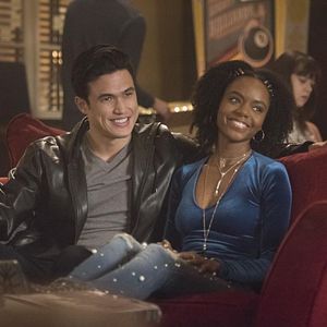 Bilder Charles Melton