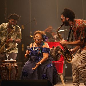 Bilder Dona Onete: Flor de Lua