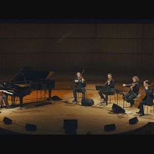 Bilder Shut Up And Play The Piano