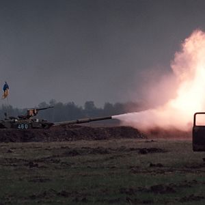 Bilder Last Resistance - Im russischen Kreuzfeuer