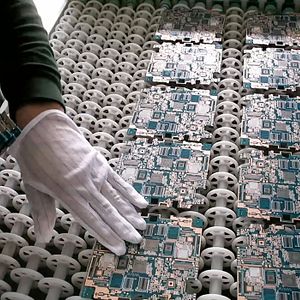 Bilder Death by Design - Die dunkle Seite der IT-Industrie