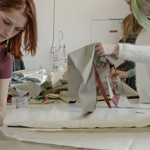 Bilder Les Habilleuses