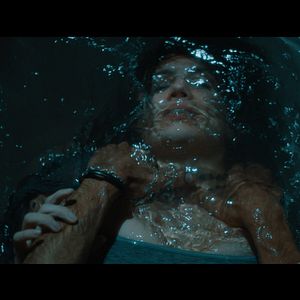 Bilder Black Mirror - Tod hinter Glas