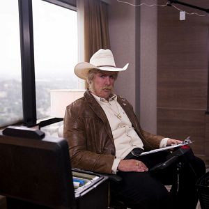 Bilder Who Is America?