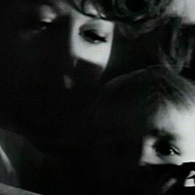 Bilder Das verheimlichte Kind