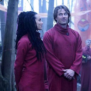 Bilder Hannah John-Kamen