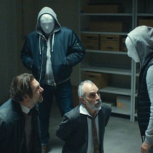 Bilder 24 Hours - Two Sides Of Crime