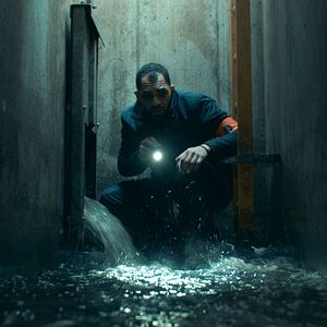 Bilder 24 Hours - Two Sides Of Crime