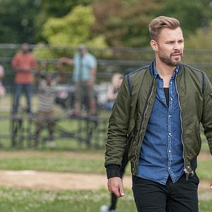 Bilder Patrick John Flueger