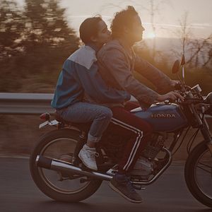 Bilder Too Late To Die Young